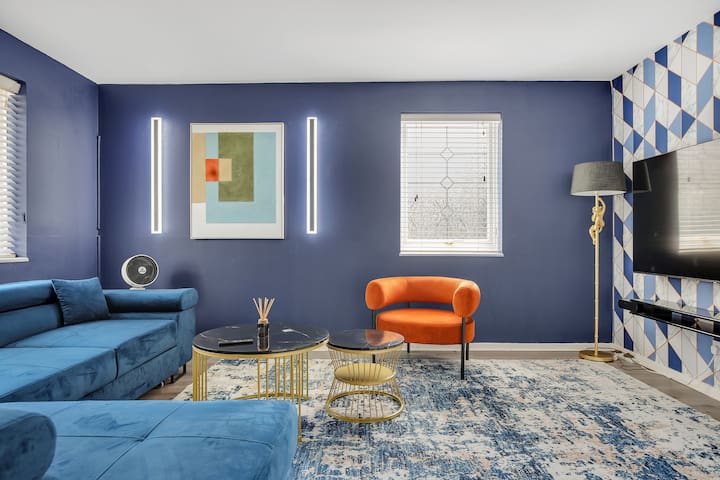 North London Stadium Guest House by Harlington