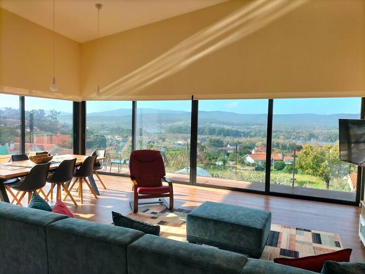 Villa Amores Riverview - Scenic Getaway | Uchill - Vilar de Mouros