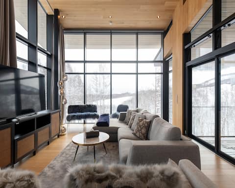 Kazahana | 5BR Designer Chalet w/ Onsen, Hanazono