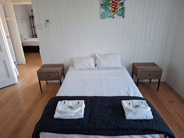 The Pallas House 4 Bedrooms 2 Bathrooms - Maryborough