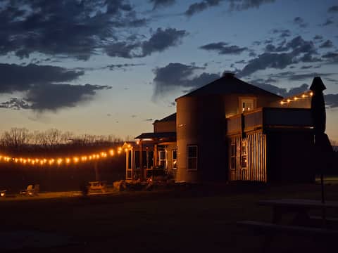 The Corral Bin, Highland Cows, Firepit, Balcony
