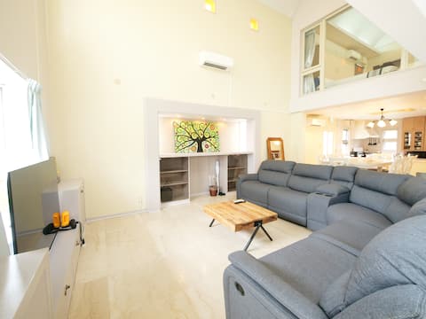 Chatan, can accommodate 20 or more people! Large single unit rental, 5-minute drive to American Vill