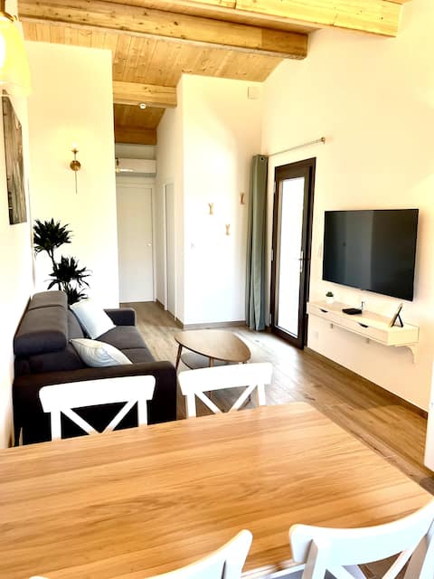 Top Airbnb: Charming new 2-room, good location in Porto Vecchio