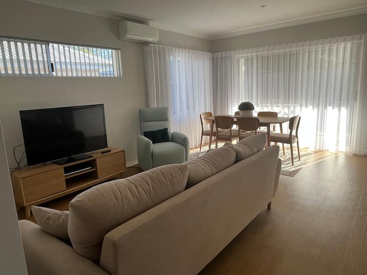 Vjs Guesthouse - Mount Pleasant