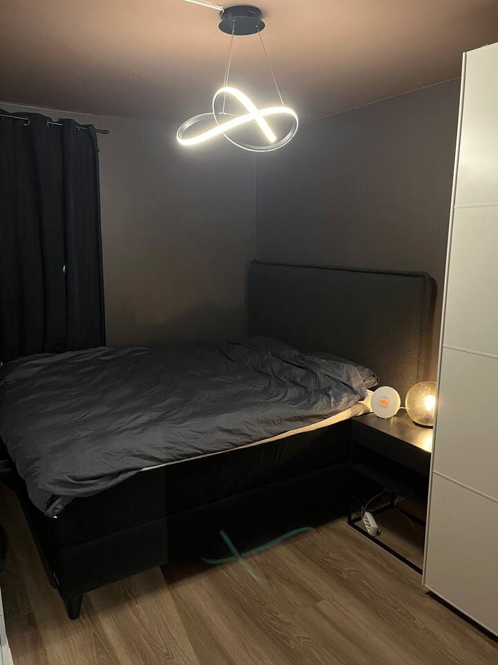 Swan Zense Continental bed 180cm 