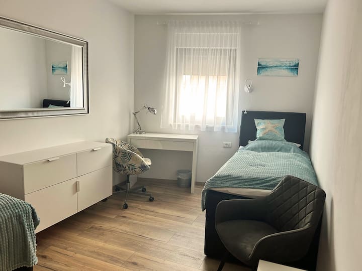 غرفة النوم 2