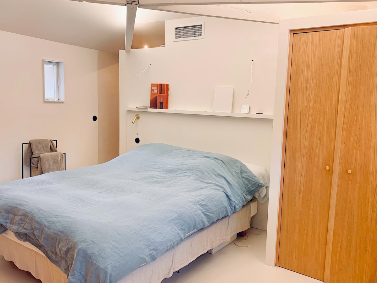 cama tamaño queen iluminada