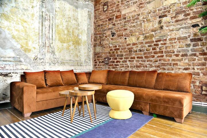 Historical apartment in Galata gallery image 2