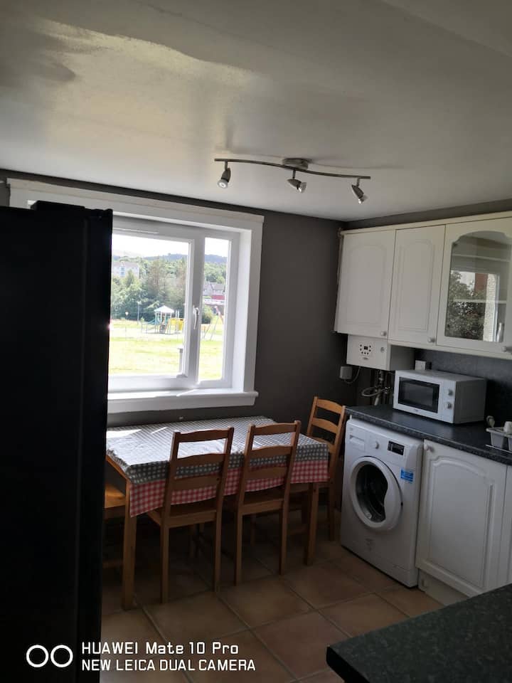 Cosy Room In A Warm Flat - Edinburgh