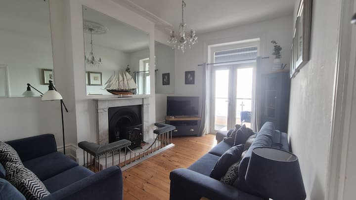 Sandgate Beachfront 1-bed Flat Sleeps 4 - Hythe
