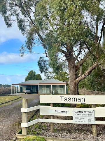 Tasman Cottage – 4 mins walk to downtown Strahan
