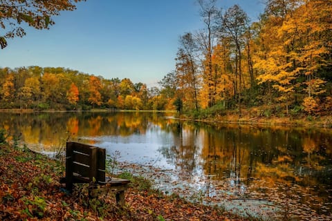 Huge Beautiful Lakefront Home with Trails near Ark