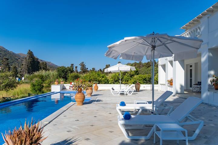 Villa Cypress with Private Pool | Chora gallery image 2