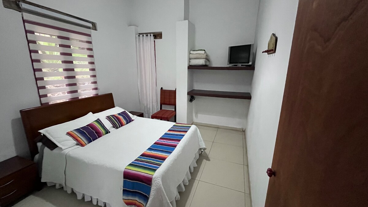 Habitacion Doble standar baño exclusivo fuera de la habitacion