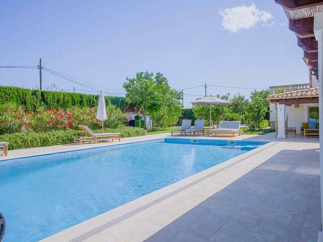 Luxury villa with heated pool in Port Pollença gallery image 3