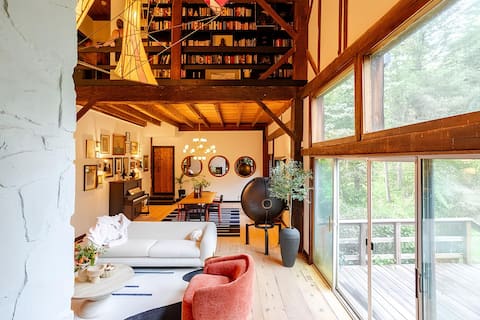 Renovated 1780 Barn - Luxury Winter Retreat