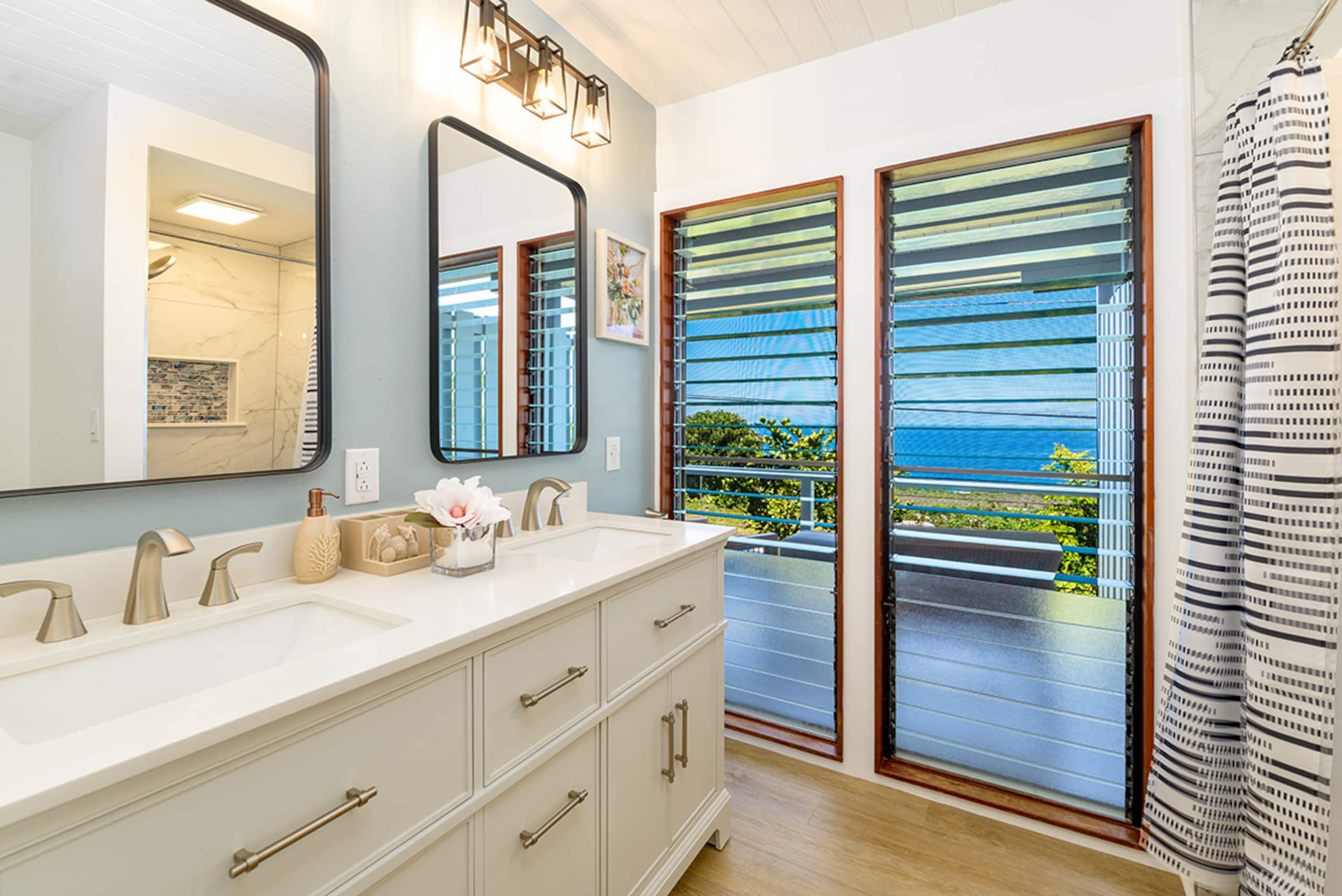 Home in Kailua-Kona · ★5.0 · 5 bedrooms · 7 beds · 4 baths - Image 16