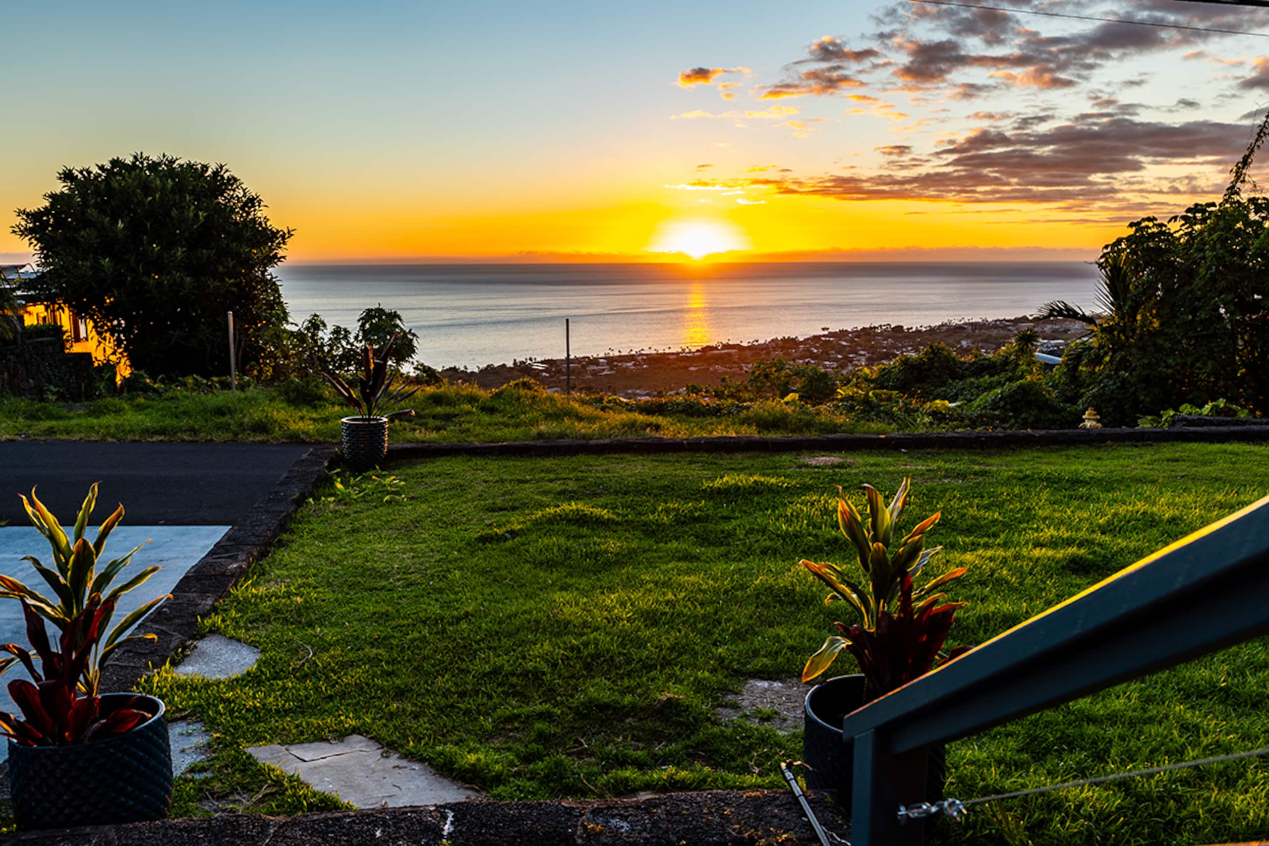 Home in Kailua-Kona · ★5.0 · 5 bedrooms · 7 beds · 4 baths - Image 42