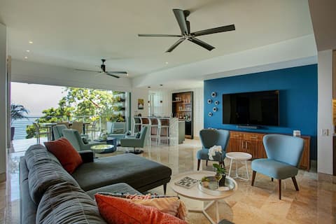 Top performing Airbnb: Luxury Stunner above Playa Muertos & Romantic Zone in Puerto Vallarta