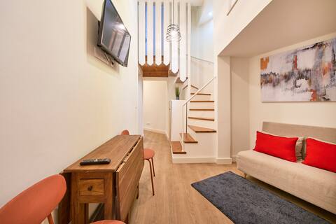 Top Airbnb: Alfama Village with Air-conditioned door 11 in São Vicente