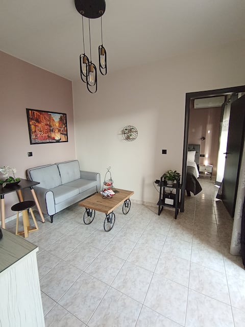 Top performing Airbnb: Beautiful house by the sea in Περιφερειακή Ενότητα Χανίων