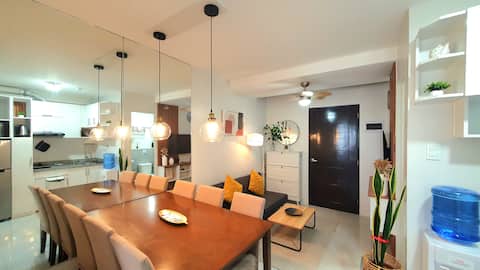 Cozy 2 BR near Oakridge with WIFI good for 4-6 pax