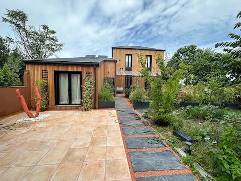 Urban Chalet, 150 m² — Private Garden — 15 min from Paris