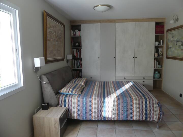 საძინებელი 1