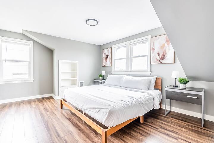 Ballard 9BR | Spacious Group Retreat Near Dining gallery image 4