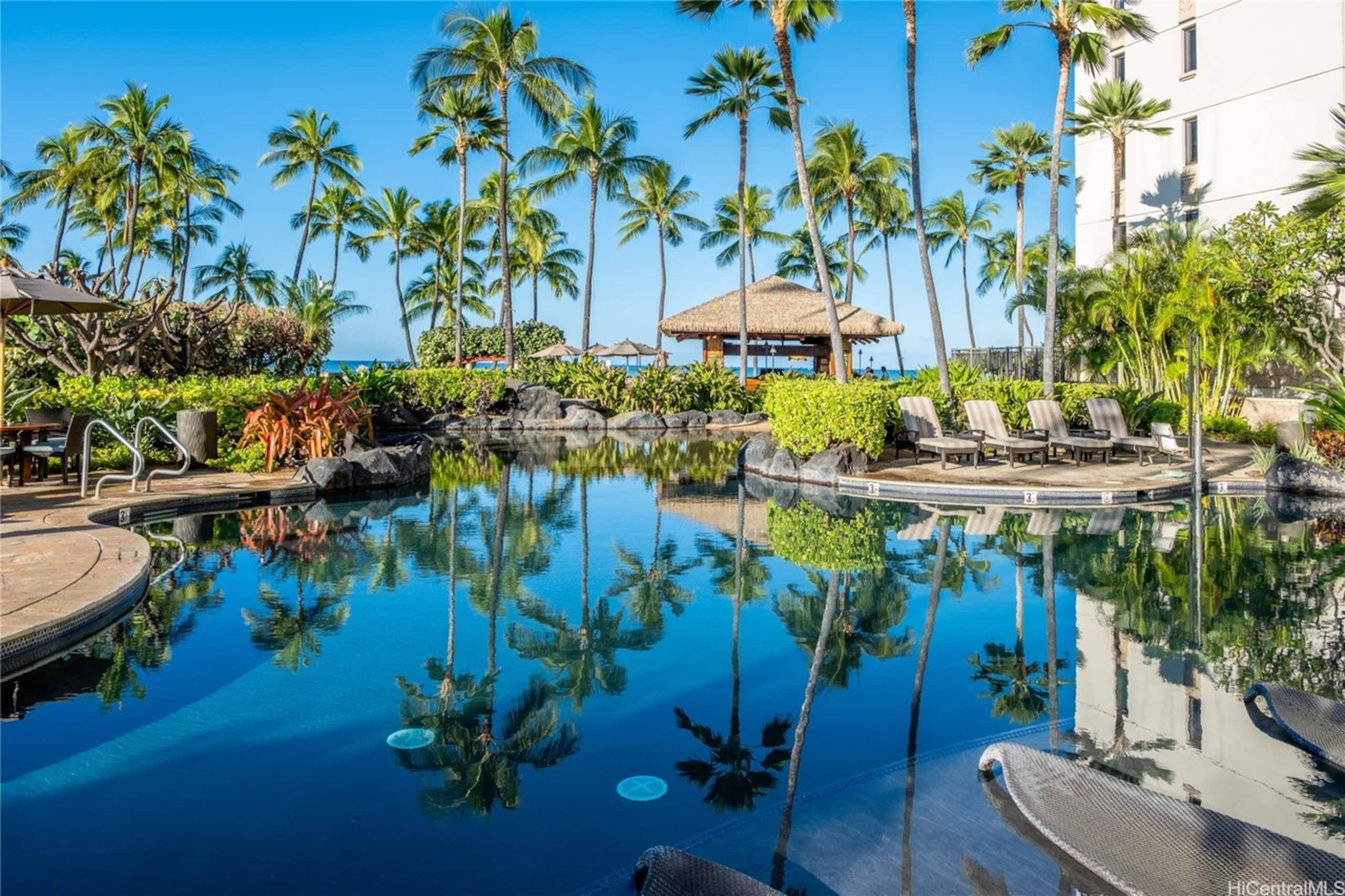 Condo in Kapolei · ★4.94 · 3 bedrooms · 4 beds · 3 private baths - Image 34