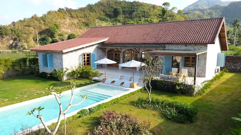 Stunning Spacious Pool Villa, 3-Min Walk to Beach
