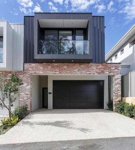 Scarborough Family Retreat gallery image 2