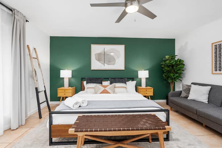 Bedroom Retreat: Stylish decor meets serene vibes in Oakhurst's perfect getaway!