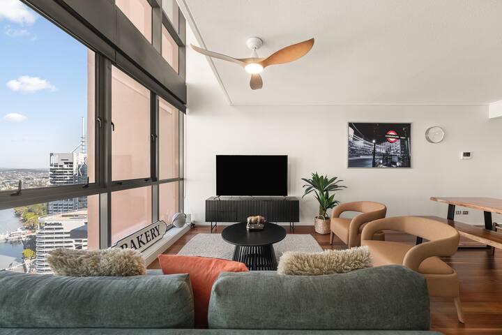 2 level Sky Home in the clouds with car park gallery image 5