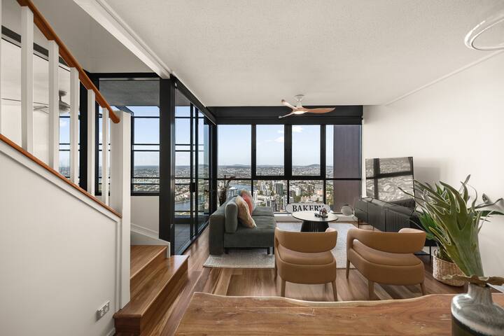 2 level Sky Home in the clouds with car park gallery image 3