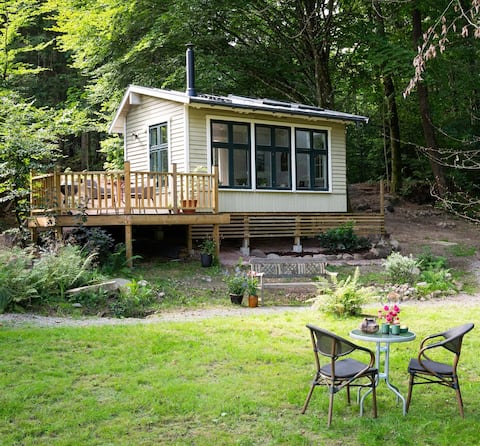 Unique Tiny House In Forest / Faunbäck Retreat