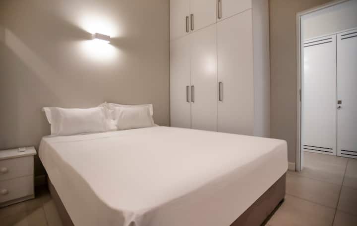 Chumba cha kulala, kitanda, kabati