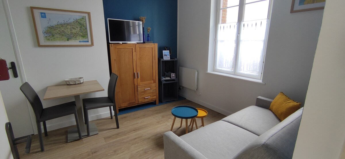 Top performing Airbnb: "Hublot" - Studio with Port View in Le Tréport