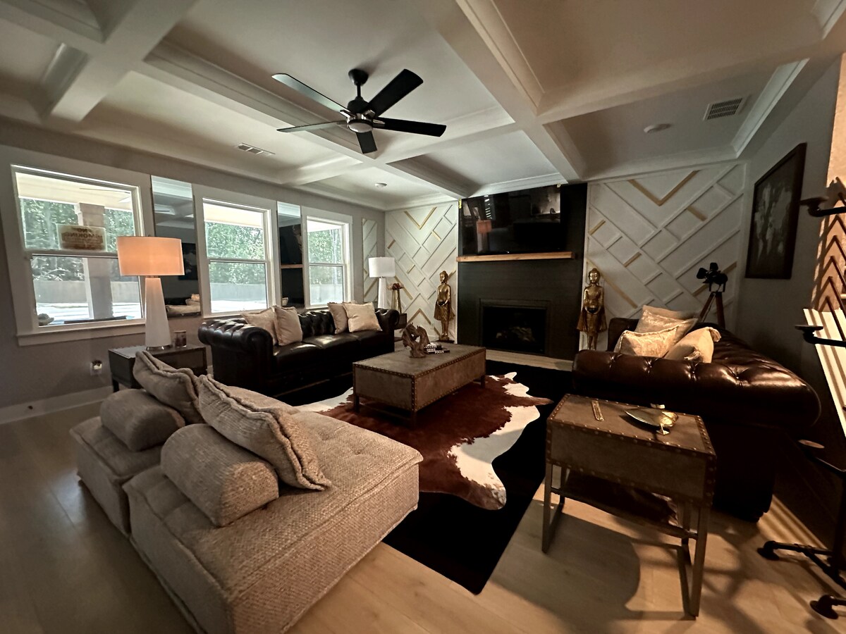 The Fortune House
Family Retreat Pool & spa