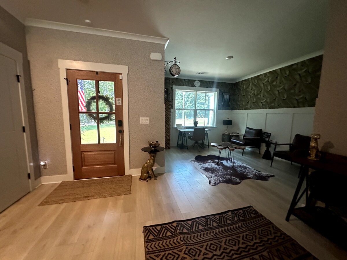 The Fortune House
Family Retreat Pool & spa