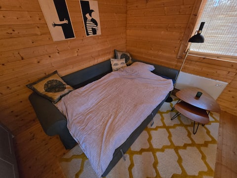 Top Airbnb: Cozy wooden cottage, close to nature park and city in Brønshøj Husum
