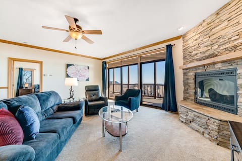 Popular Airbnb listing: Comfy Condo At Top Of Sugar Mtn! in Sugar Mountain
