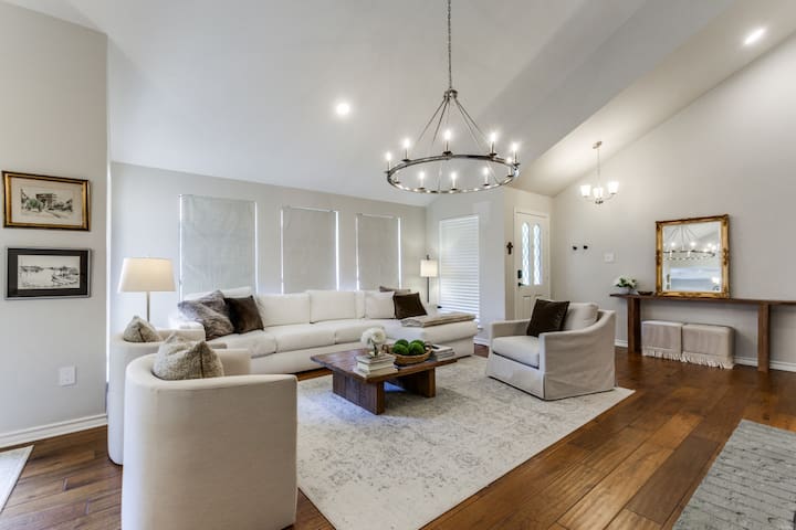 Gorgeous North Dallas/Richardson/Plano Oasis!3b/3b