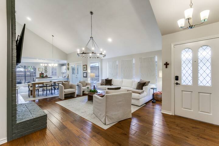 Gorgeous North Dallas/Richardson/Plano Oasis!3b/3b gallery image 3
