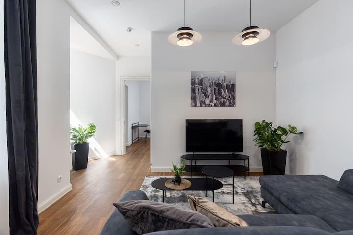 Chic 2bd Old Town Apartment