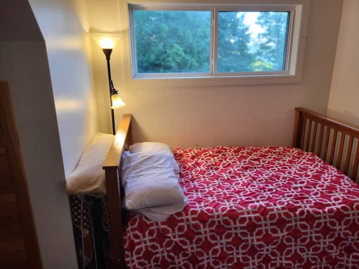 חדר שינה 3 - משפחה למעלה.  מלא, עם סינגל נשלף זמין