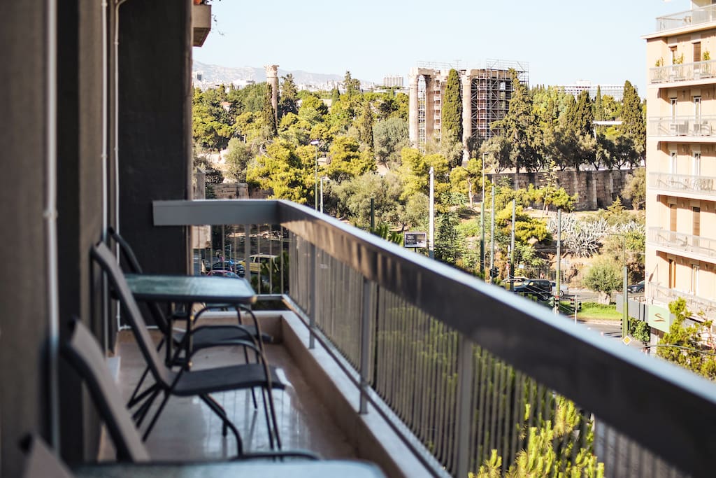 3BD apartment with Acropolis & Temple of Zeus view
