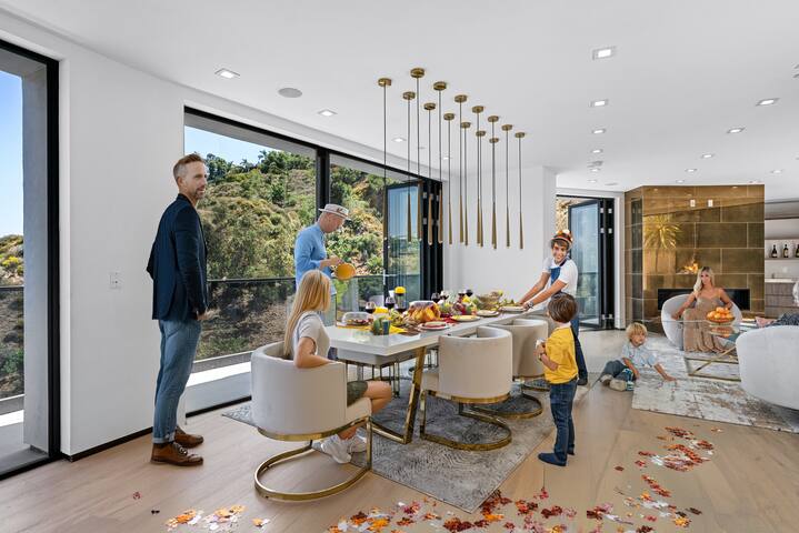 Luxury Hollywood Iconic LA Views gallery image 4