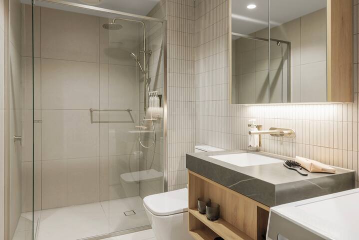 Brand New 3 Bedroom Interconnecting in Sunshine gallery image 5