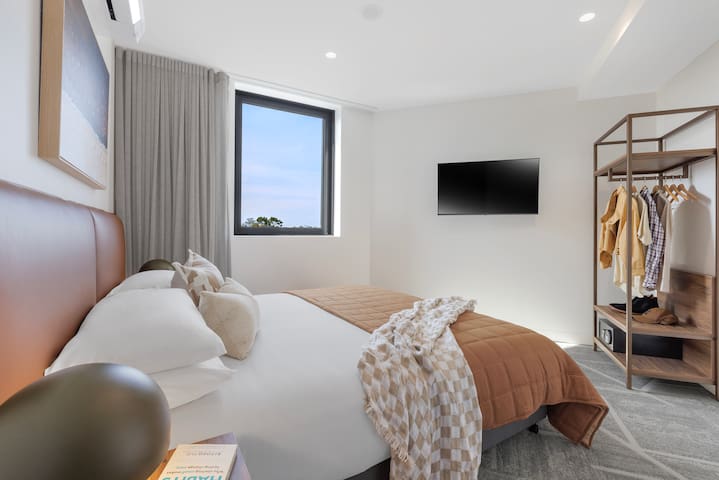 Brand New 3 Bedroom Interconnecting in Sunshine gallery image 2